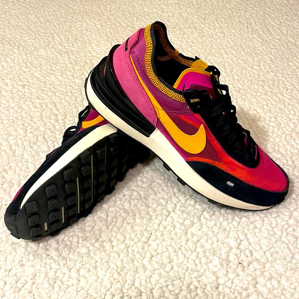 Nike Waffle One “Active Fuchsia”